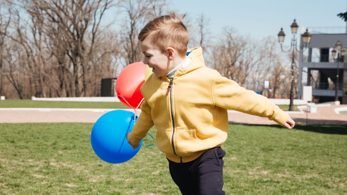 Examples of Hyposensitivity in Autism: Symptoms & Behavior